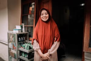 Kisah Inspiratif Bu Hartati, Ibu Rumah Tangga yang Menjadi Pahlawan untuk Keluarga