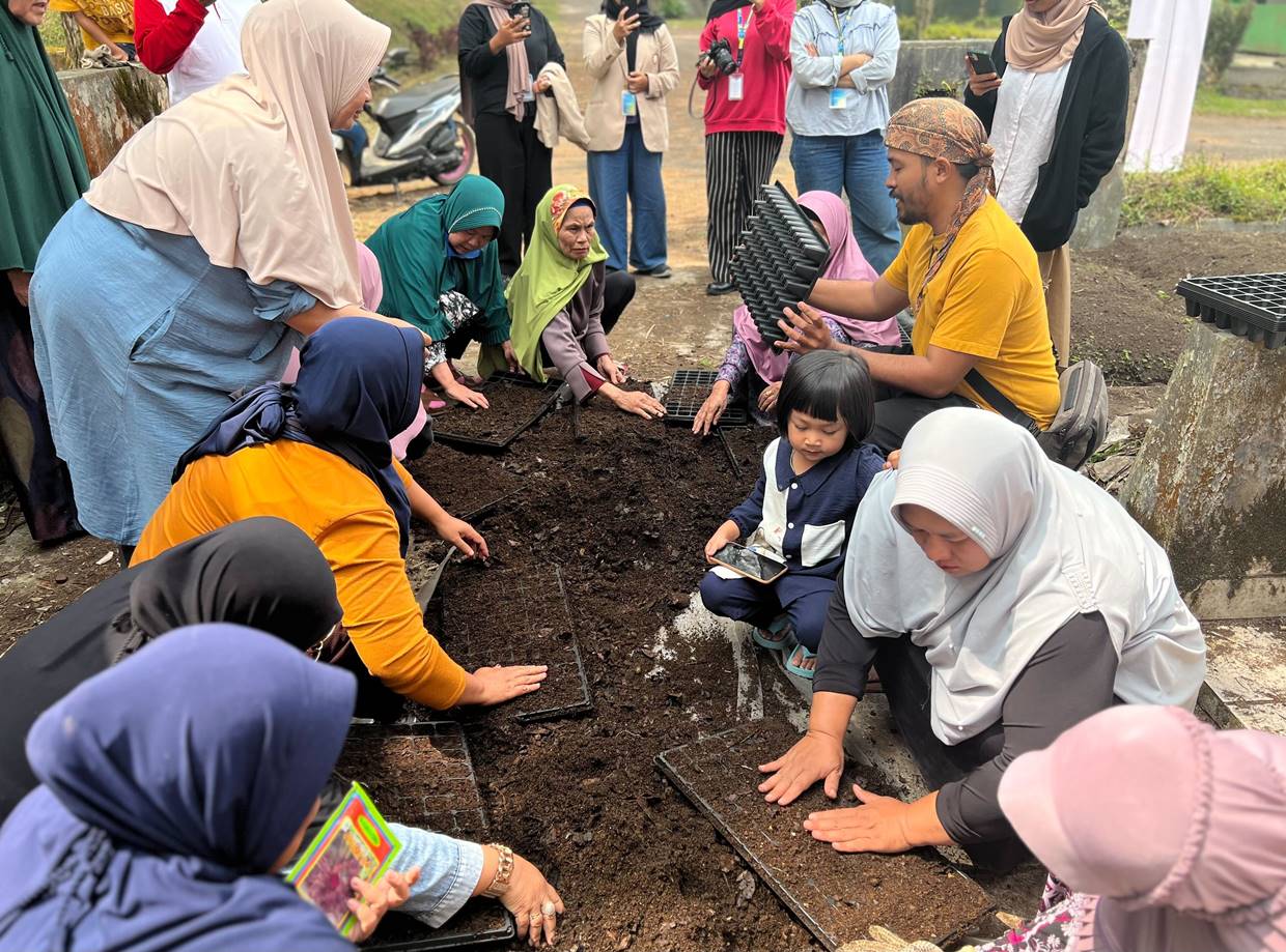 Kolaborasi Evermos dan PLN Indonesia Power Kamojang POMU, Gelar Pelatihan Berdaya dengan Berkebun Bagi Kelompok Wanita Tani (KWT)