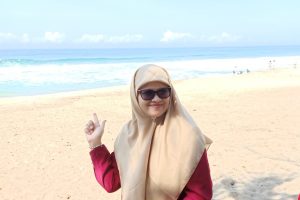 Semangat Bu Ani Mengajak Orang-orang di Sekitarnya untuk Berjualan Online