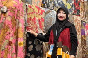 Silva Evalia: Menghadirkan Nilai Alam dalam Setiap Lembar Kain Rorompok Ecoprint