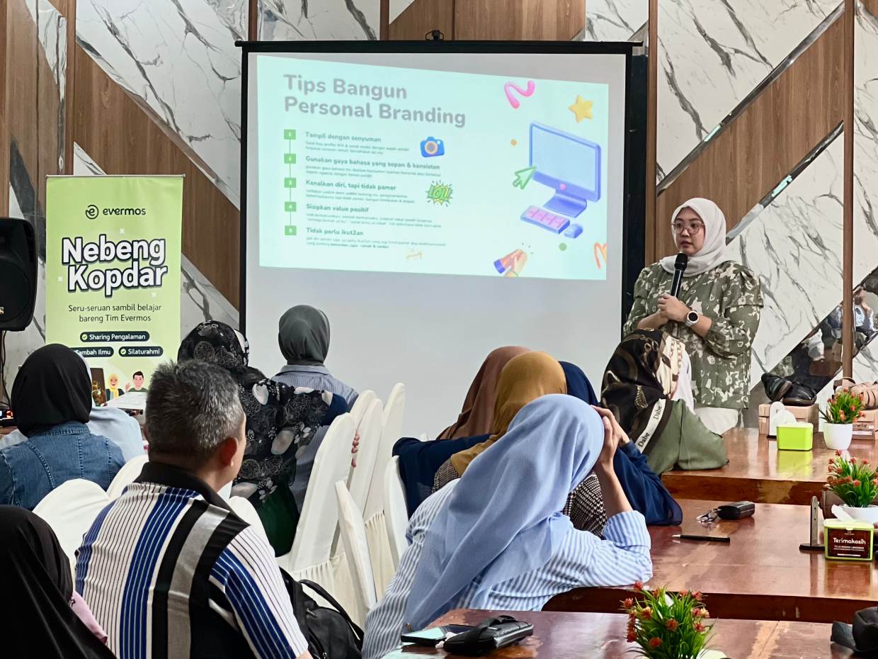 Bangun Personal Branding, dari Dikenal hingga Dipercaya Bersama Evermos di Malang 1 Bangun Personal Branding, dari Dikenal hingga Dipercaya Bersama Evermos di Malang