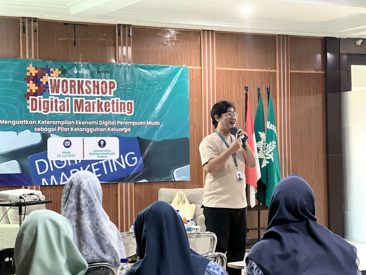 Workshop Digital Marketing: Menguatkan Keterampilan Ekonomi Digital Perempuan sebagai Pilar Ketangguhan Keluarga 1 Workshop Digital Marketing: Menguatkan Keterampilan Ekonomi Digital Perempuan sebagai Pilar Ketangguhan Keluarga