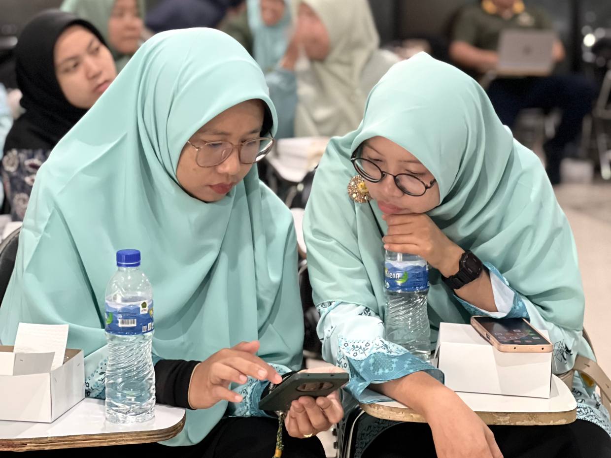 Workshop Digital Marketing: Menguatkan Keterampilan Ekonomi Digital Perempuan sebagai Pilar Ketangguhan Keluarga 2 Workshop Digital Marketing: Menguatkan Keterampilan Ekonomi Digital Perempuan sebagai Pilar Ketangguhan Keluarga