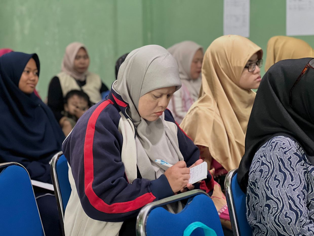 Pelatihan UMKM di Majalaya: Evermos dan Yayasan SAPA Dukung Pelaku Usaha Kuasai Teknik Branding dan Marketing 2 Pelatihan UMKM di Majalaya: Evermos dan Yayasan SAPA Dukung Pelaku Usaha Kuasai Teknik Branding dan Marketing