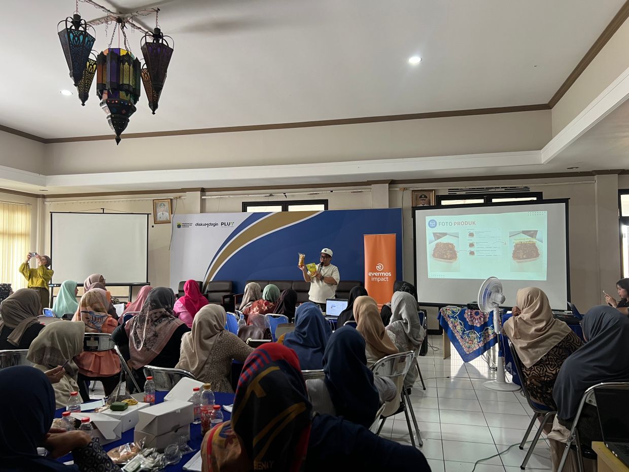 Pemberdayaan UMKM Cianjur: Jualan Untung Hanya Modal Posting di Facebook Marketplace