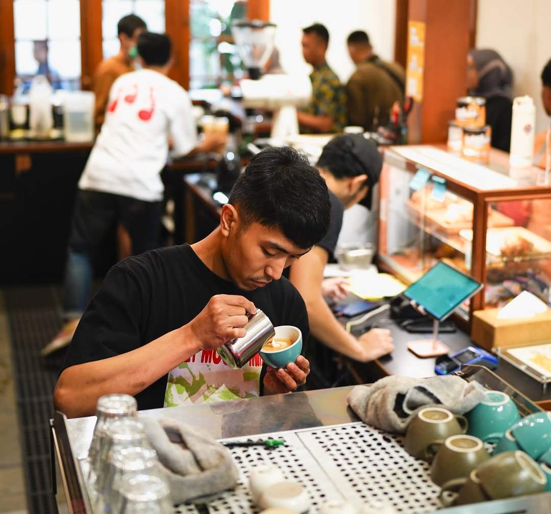 Menggenggam Identitas, Menebarkan Makna: Jejak Makmur Jaya Coffee Menjadi Brand yang Menginspirasi