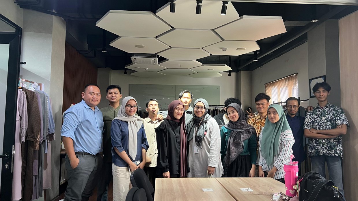 Dari Kalasiris hingga Afework: Fashion Lokal yang Menyebarkan Nilai dan Pemberdayaan 2 Dari Kalasiris hingga Afework: Fashion Lokal yang Menyebarkan Nilai dan Pemberdayaan