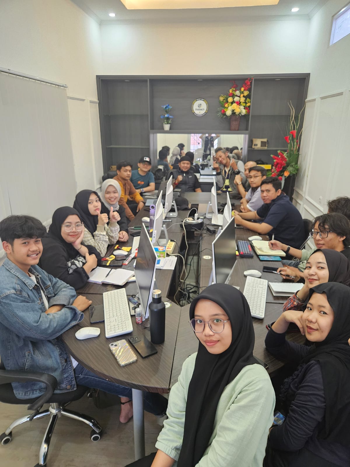 Brand Thobach: Dari Pekerja Pabrik Menjadi Penggerak UMKM Indonesia Melalui Usaha Tas Lokal