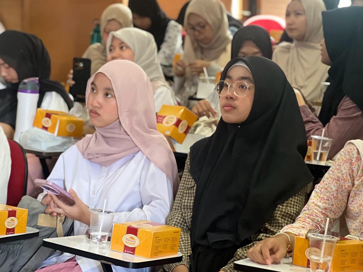 Dari Lemari untuk Dampak yang Lebih Luas: Kolaborasi Evermos dan Prodi Tata Busana UPI Dorong Pemahaman tentang Textile Waste Management 4 Dari Lemari untuk Dampak yang Lebih Luas: Kolaborasi Evermos dan Prodi Tata Busana UPI Dorong Pemahaman tentang Textile Waste Management