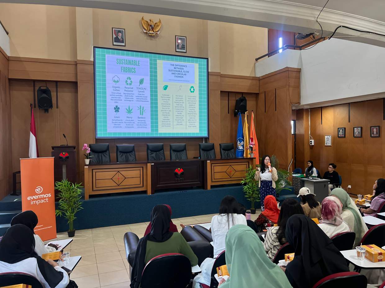 Dari Lemari untuk Dampak yang Lebih Luas: Kolaborasi Evermos dan Prodi Tata Busana UPI Dorong Pemahaman tentang Textile Waste Management 1 Dari Lemari untuk Dampak yang Lebih Luas: Kolaborasi Evermos dan Prodi Tata Busana UPI Dorong Pemahaman tentang Textile Waste Management