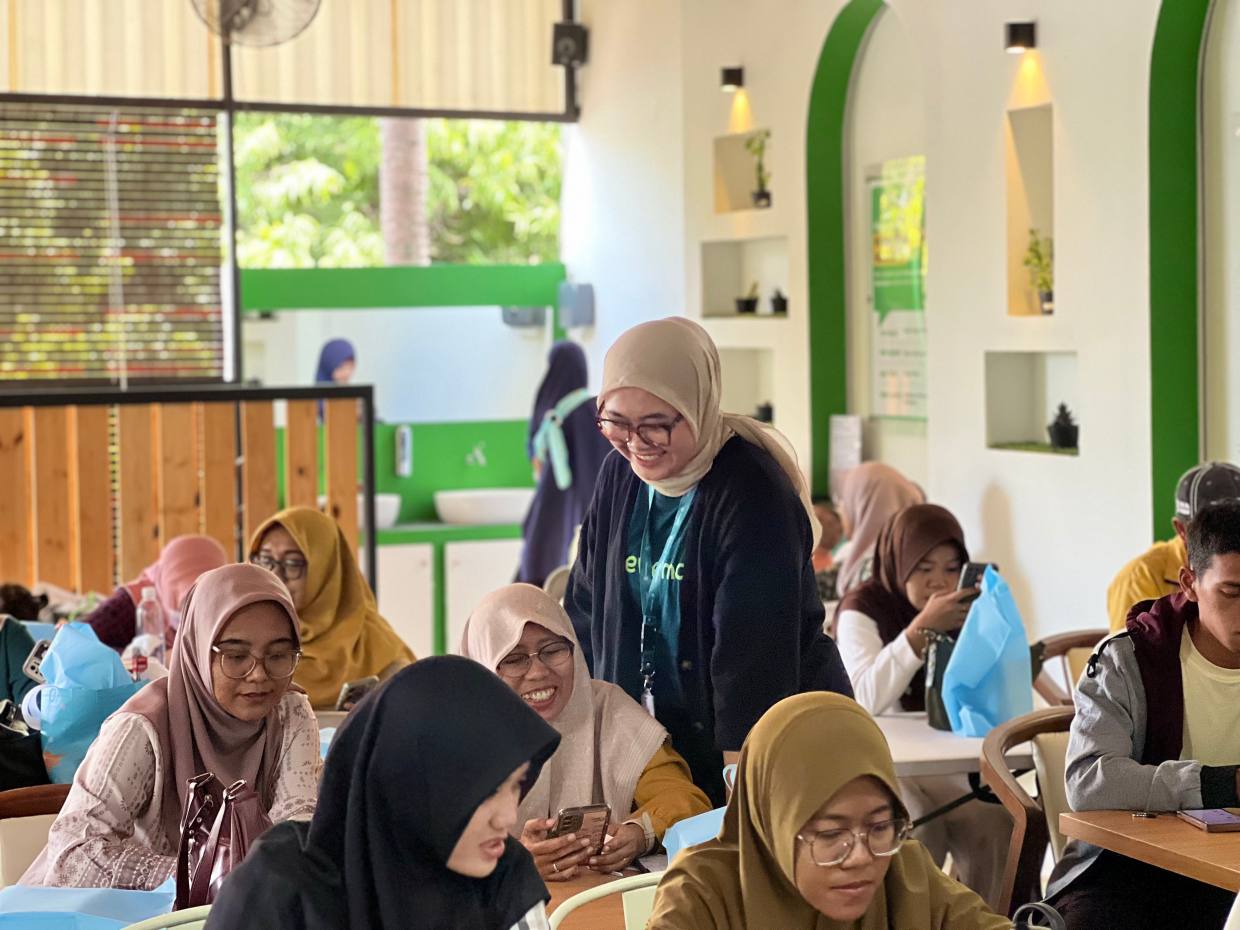 Nebeng Kopdar Vol. 36: Ibu Cerdas Digital, Strategi Jadi Momfluencer Andal di Cirebon 2 Nebeng Kopdar Vol. 36: Ibu Cerdas Digital, Strategi Jadi Momfluencer Andal di Cirebon