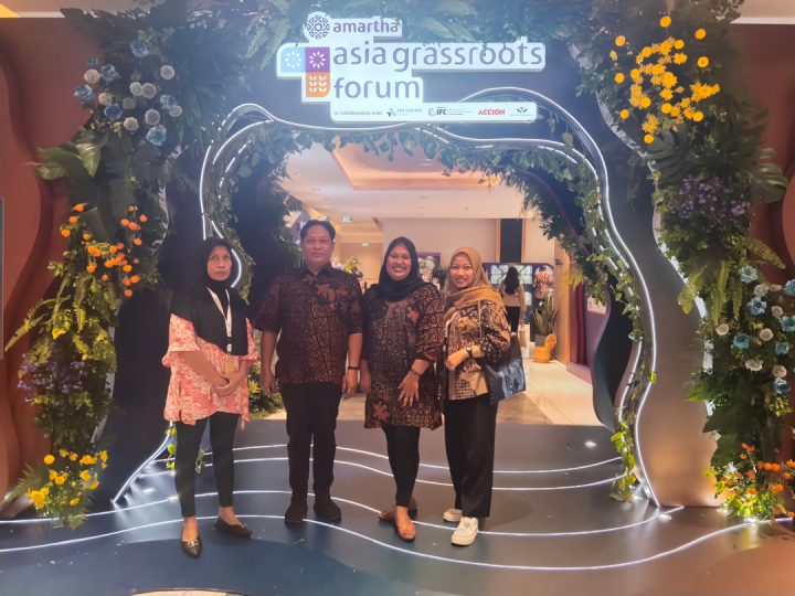 Menjaga Warisan Batik dan Menggerakkan Ekonomi Lokal Bersama Kharisma Batik 2 Menjaga Warisan Batik dan Menggerakkan Ekonomi Lokal Bersama Kharisma Batik