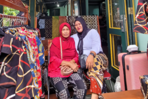 Menjaga Warisan Batik dan Menggerakkan Ekonomi Lokal Bersama Kharisma Batik