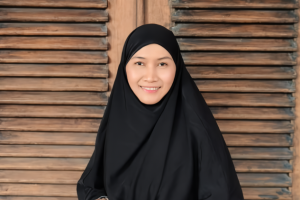 Kustika Dewi: Dari Ibu Rumah Tangga Menjadi Pemimpin Komunitas yang Menguatkan Banyak Perempuan