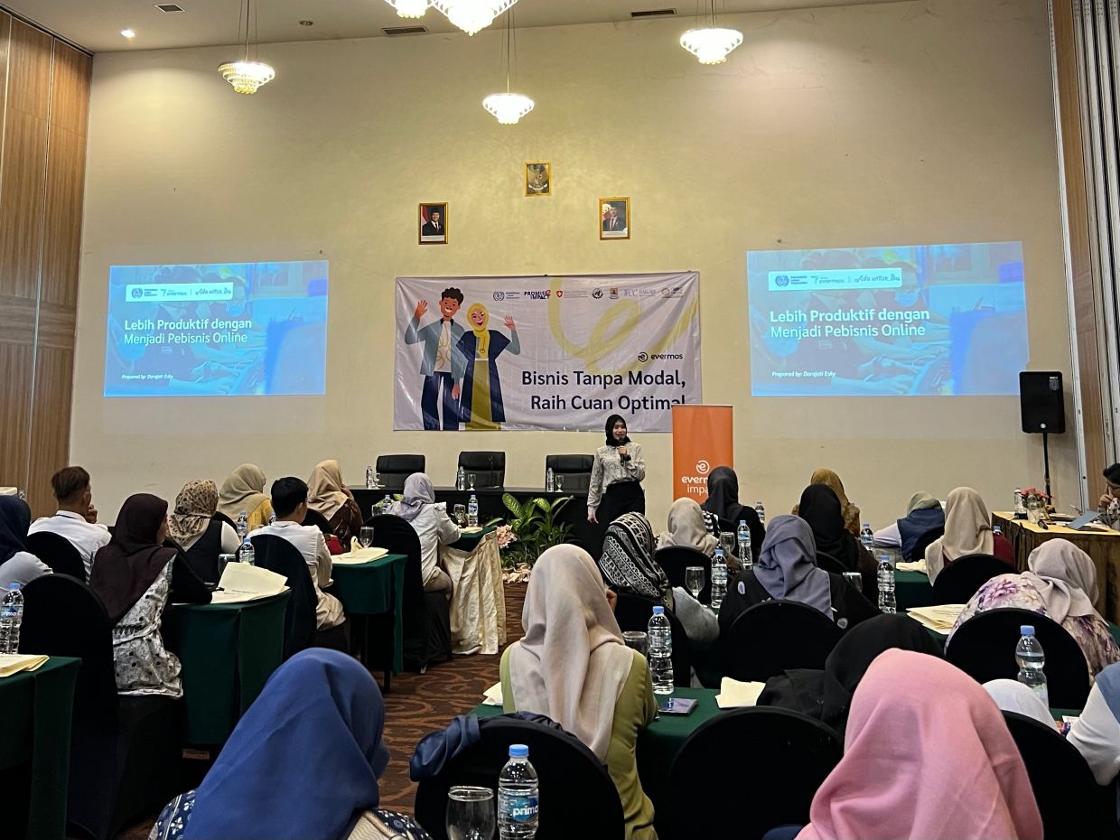 Bisnis Tanpa Modal, Raih Cuan Optimal: Kolaborasi Evermos, ILO Jakarta, dan MRC Cirebon untuk Purna Pekerja Migran 1 Bisnis Tanpa Modal, Raih Cuan Optimal: Kolaborasi Evermos, ILO Jakarta, dan MRC Cirebon untuk Purna Pekerja Migran