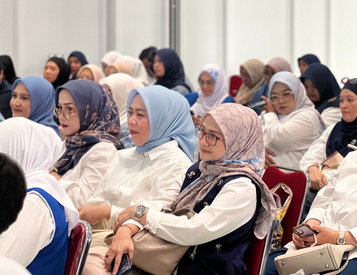 Bongkar Rahasia Cuan lewat TikTok Social Commerce: Evermos Dukung IWAPI Jawa Barat Perkuat Ekosistem Bisnis Digital 3 Bongkar Rahasia Cuan lewat TikTok Social Commerce: Evermos Dukung IWAPI Jawa Barat Perkuat Ekosistem Bisnis Digital